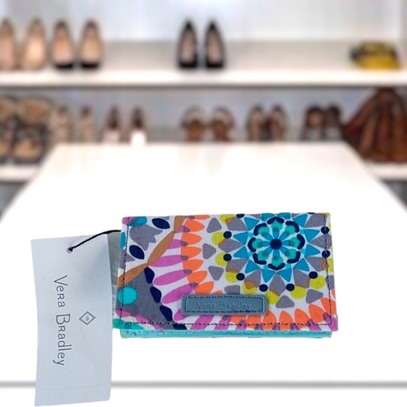 • New • Vera Bradley Floral Card Case NWT Gorgeous! Host Pick - Picture 2 of 12